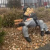 Laurel en Hardy op bankje - Afbeelding 2