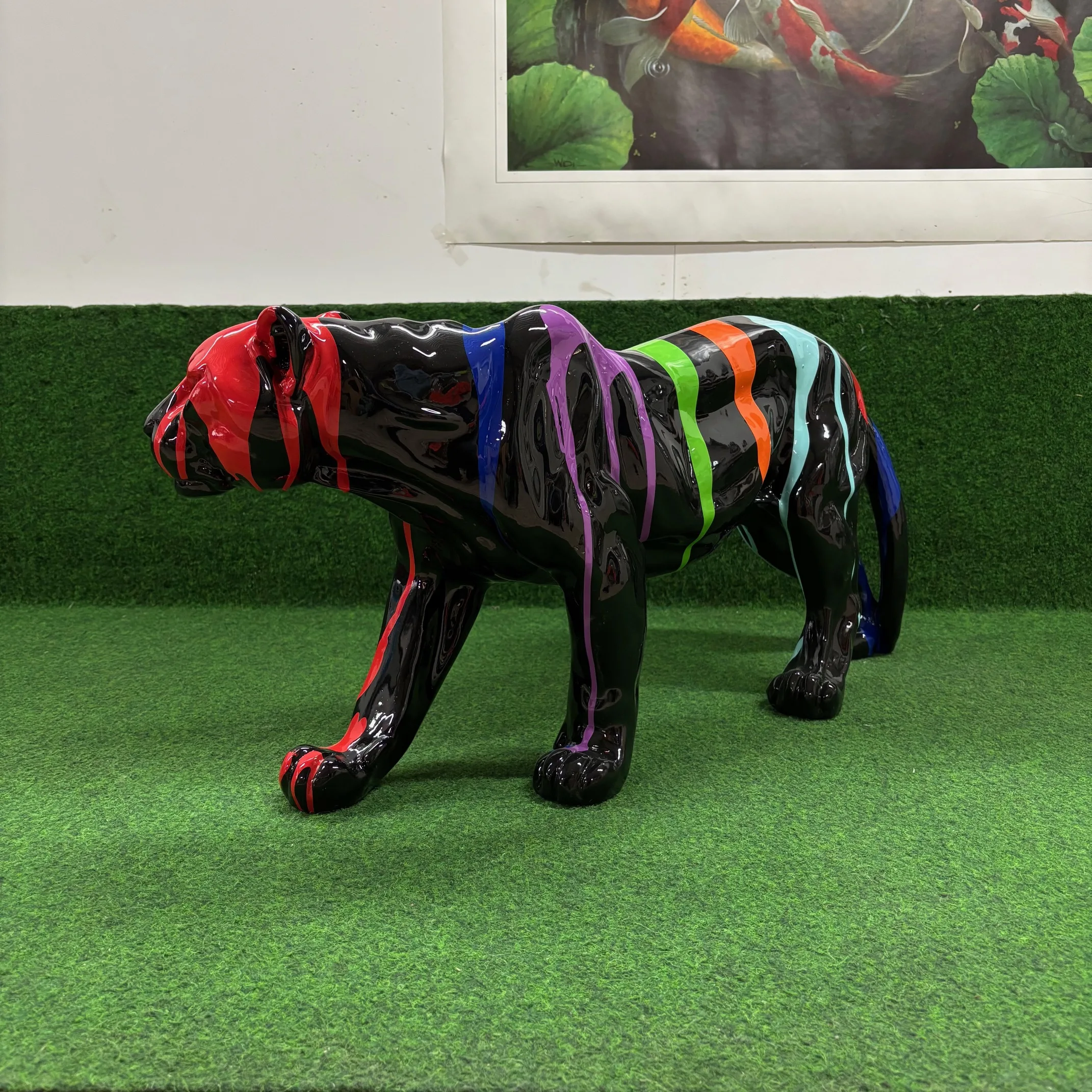 Panter zwart met gekleurde druppels kunststof panter beeld