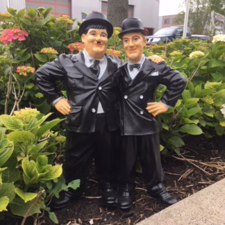 Laurel en Hardy staand