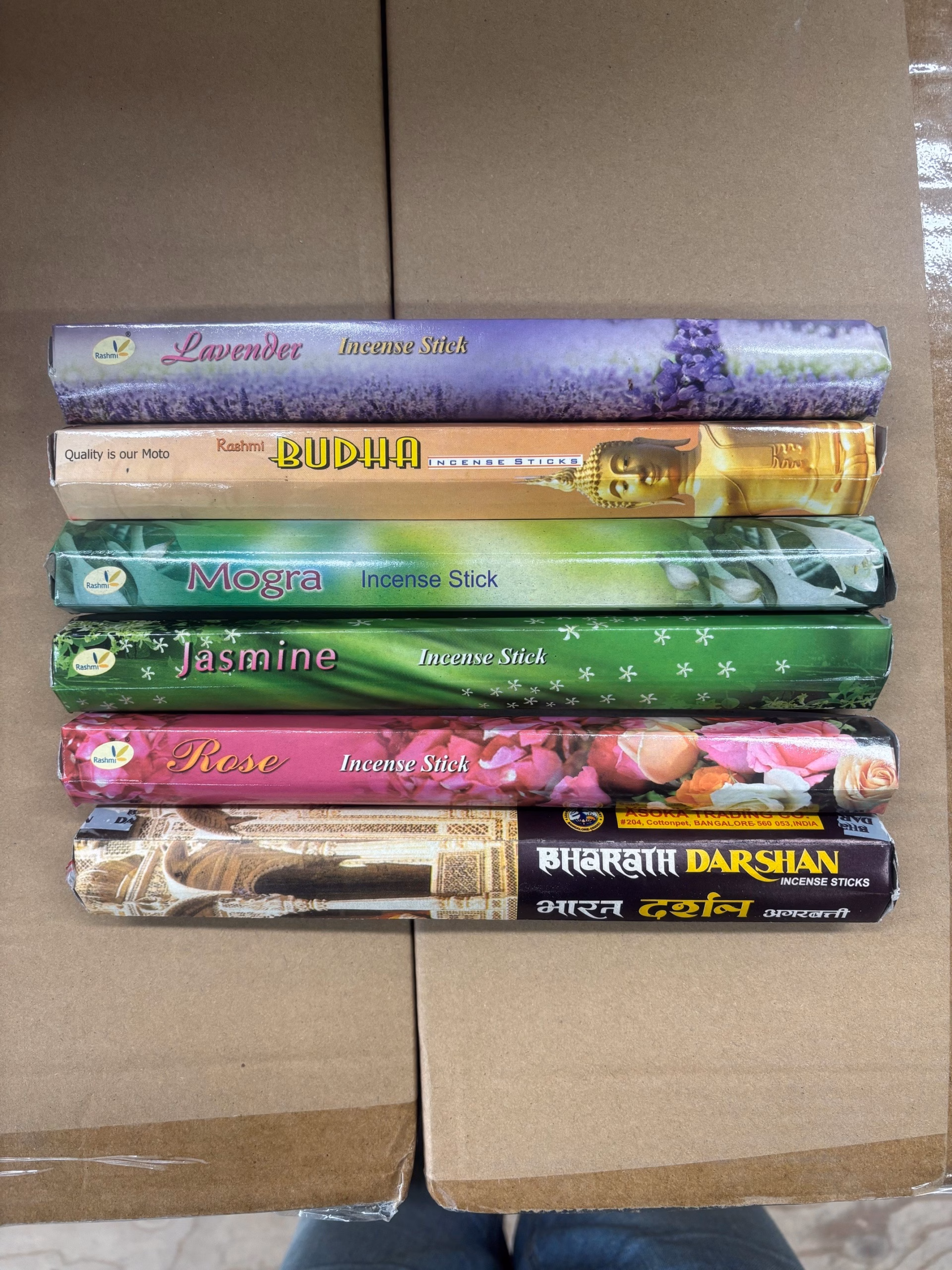 Wierook set met 6 geuren Lavender Budha Mogra Jasmine Rose en Bharath Darshan